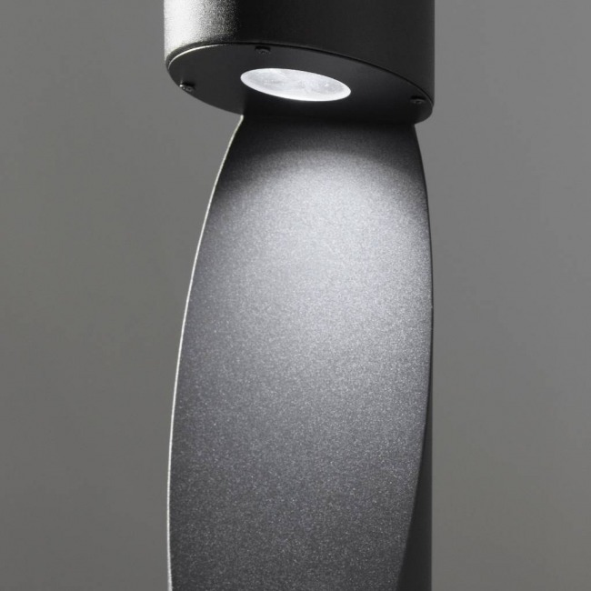  Fuente Lumínica 1xGU10 Dicro • Potencia [W] 1 x 35W Max • Índice de Protección IP55 • Clase de Aislación Clase l • Dimensión Producto (AnchoProfundoAlto) [mm] Ø110 x 590 • Material Acero • Garan (2).jpg